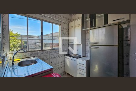 Cozinha de casa para alugar com 2 quartos, 80m² em Jardim Sabara, São Paulo