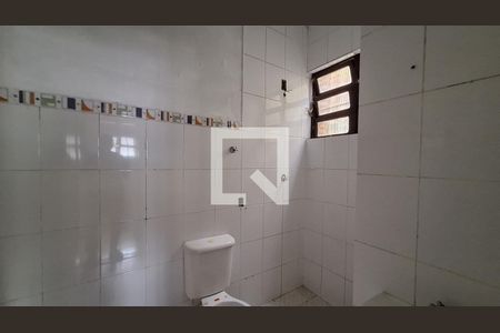 Banheiro de casa para alugar com 1 quarto, 70m² em Real, Praia Grande