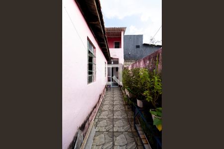 Casa à venda com 60m², 2 quartos e 2 vagas Casa à venda com 60m², 2 quartos e 2 vagasEntrada