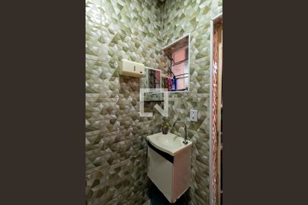 Casa à venda com 60m², 2 quartos e 2 vagas Casa à venda com 60m², 2 quartos e 2 vagasBanheiro de Serviço