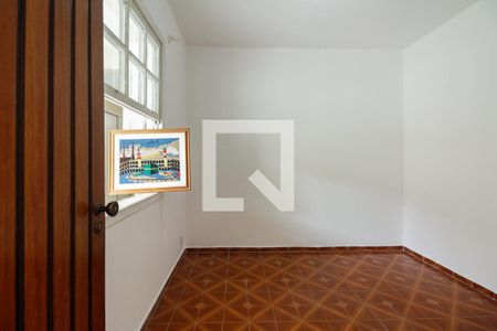 Casa à venda com 400m², 4 quartos e 6 vagasÁrea de Serviço - Quarto Externo