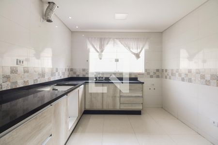 Casa à venda com 400m², 4 quartos e 6 vagasCozinha