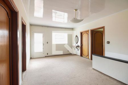 Casa à venda com 400m², 4 quartos e 6 vagasHall de Acesso aos Quartos