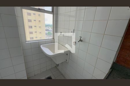 Apartamento para alugar com 65m², 3 quartos e 1 vagaÁrea de Serviço