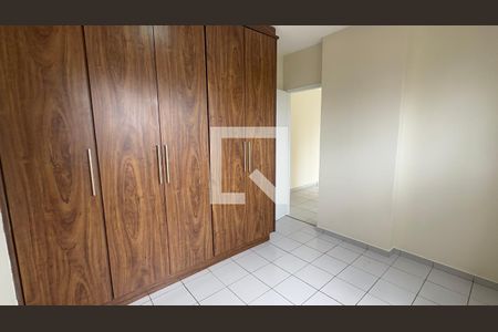 Quarto 2 de apartamento para alugar com 3 quartos, 65m² em Setor Bela Vista, Goiânia