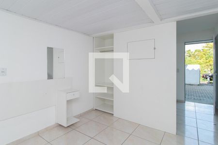 Quarto de kitnet/studio para alugar com 1 quarto, 25m² em Medianeira, Porto Alegre