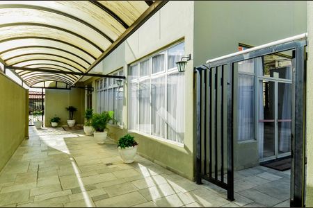 Apartamento à venda com 58m², 2 quartos e 1 vagaEntrada social 