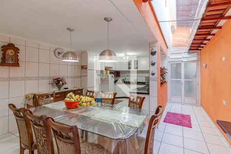 Casa para alugar com 250m², 4 quartos e 2 vagasCozinha