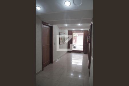 Apartamento à venda com 83m², 2 quartos e 1 vagaHall de entrada