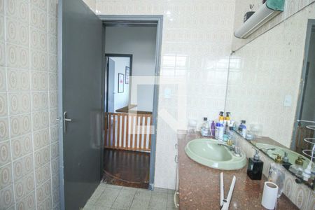 Casa à venda com 155m², 3 quartos e 2 vagasBanheiro