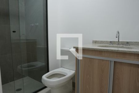 Banheiro de kitnet/studio à venda com 1 quarto, 27m² em Pinheiros, São Paulo