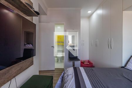 Suíte de apartamento para alugar com 2 quartos, 60m² em Jardim Tupanci, Barueri