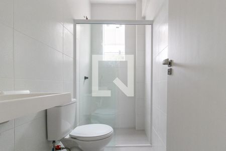 Banheiro Social de kitnet/studio para alugar com 1 quarto, 19m² em Tingui, Curitiba