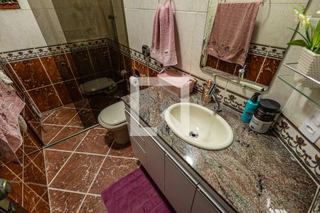 Banheiro de casa para alugar com 3 quartos, 120m² em São João Batista, Belo Horizonte