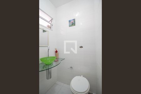 Casa de condomínio à venda com 150m², 4 quartos e 1 vagaBanheiro