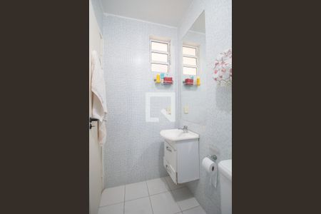 Casa de condomínio à venda com 150m², 4 quartos e 1 vagaBanheiro