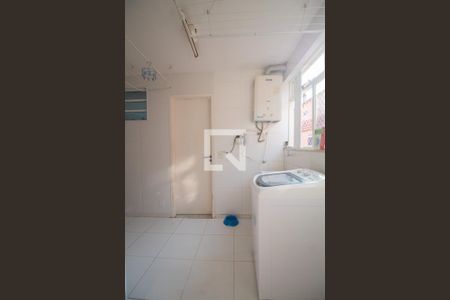 Casa de condomínio à venda com 150m², 4 quartos e 1 vagaÁrea de serviço 