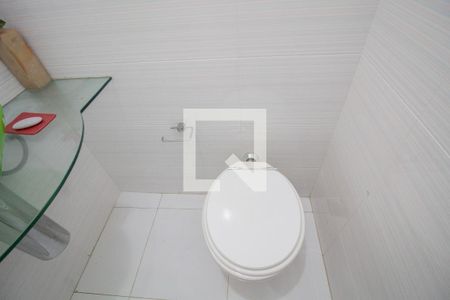 Casa de condomínio à venda com 150m², 4 quartos e 1 vagaBanheiro