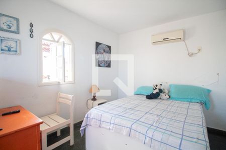 Casa de condomínio à venda com 150m², 4 quartos e 1 vagaQuarto 