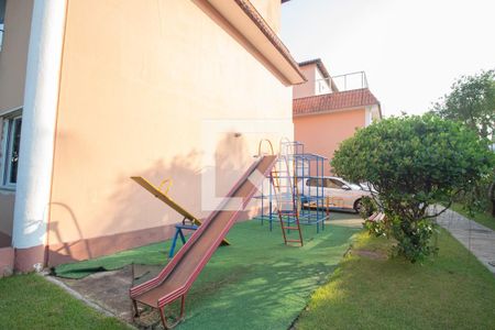 Casa de condomínio à venda com 150m², 4 quartos e 1 vagaÁrea comum