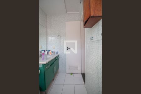 Casa de condomínio à venda com 150m², 4 quartos e 1 vagaBanheiro