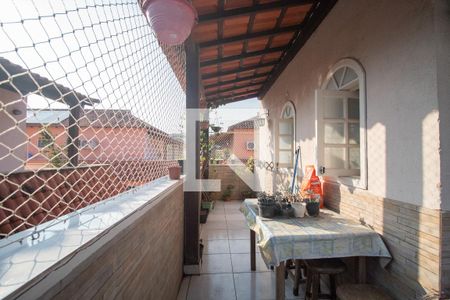 Casa de condomínio à venda com 150m², 4 quartos e 1 vagaSacada 