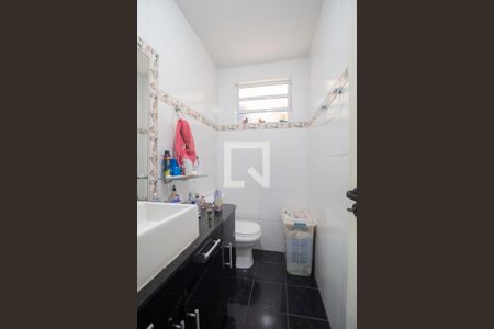 Casa de condomínio à venda com 150m², 4 quartos e 1 vagaBanheiro