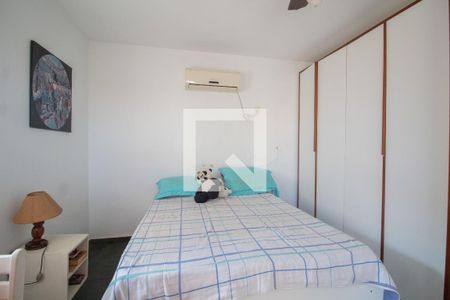 Casa de condomínio à venda com 150m², 4 quartos e 1 vagaQuarto 