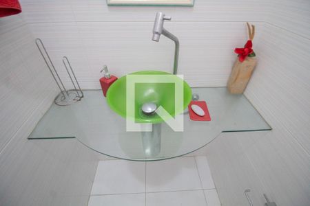 Casa de condomínio à venda com 150m², 4 quartos e 1 vagaBanheiro