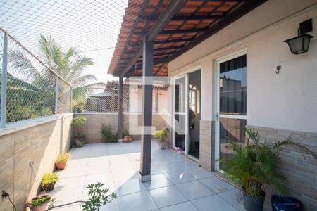 Casa de condomínio à venda com 150m², 4 quartos e 1 vagaSacada 