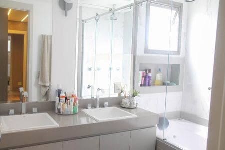 Apartamento à venda com 160m², 5 quartos e 2 vagasBanheiro da Suíte Master