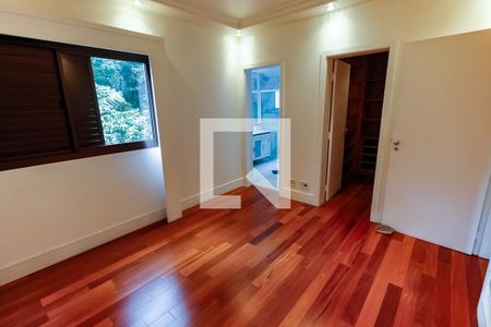 Apartamento à venda com 390m², 6 quartos e 4 vagasSuíte 2