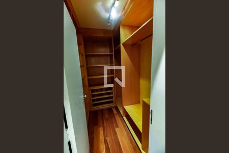 Apartamento à venda com 390m², 6 quartos e 4 vagasCloset da suíte 2
