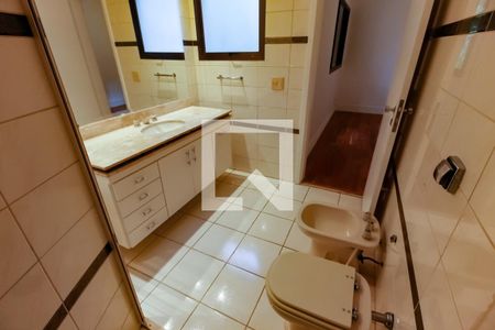 Apartamento à venda com 390m², 6 quartos e 4 vagasBanheiro da Suíte 1