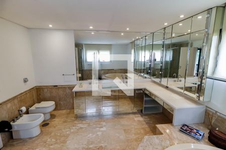 Apartamento à venda com 390m², 6 quartos e 4 vagasBanheiro da Suíte 4
