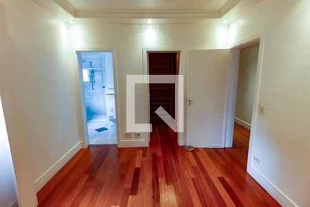 Apartamento à venda com 390m², 6 quartos e 4 vagasSuíte 2