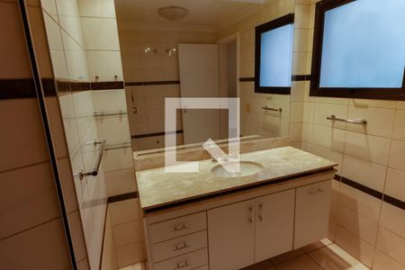 Apartamento à venda com 390m², 6 quartos e 4 vagasBanheiro da Suíte 1