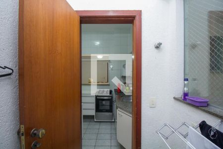 Apartamento à venda com 60m², 2 quartos e 1 vagaÁrea de Serviço