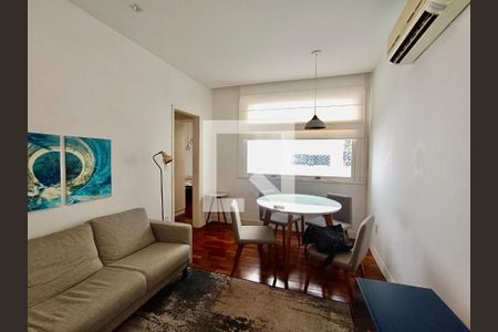 Sala  de apartamento à venda com 2 quartos, 80m² em Copacabana, Rio de Janeiro