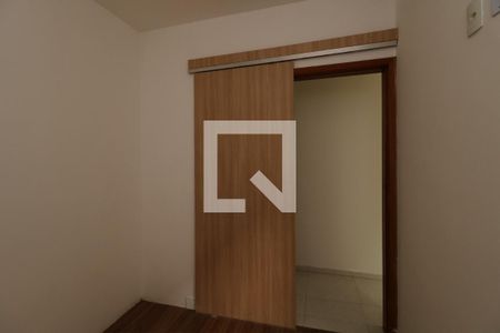 Quarto de apartamento para alugar com 2 quartos, 55m² em Jardim Santo Alberto, Santo André