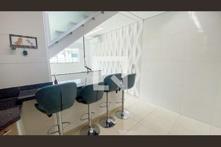 Casa para alugar com 74m², 2 quartos e 2 vagasCozinha