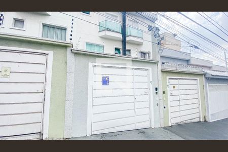 Casa para alugar com 74m², 2 quartos e 2 vagasFachada