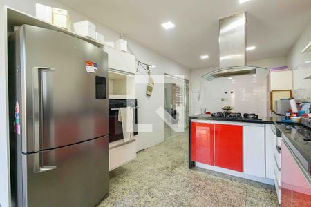 Casa de condomínio à venda com 450m², 5 quartos e 4 vagasCozinha