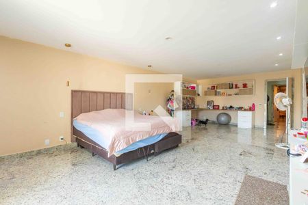 Casa de condomínio à venda com 450m², 5 quartos e 4 vagasSuíte 2