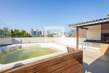 Casa de condomínio à venda com 450m², 5 quartos e 4 vagasTerraço