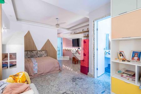 Casa de condomínio à venda com 450m², 5 quartos e 4 vagasSuíte 3