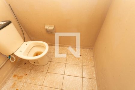 Casa para alugar com 114m², 2 quartos e 2 vagas Casa para alugar com 114m², 2 quartos e 2 vagasBanheiro da edícula