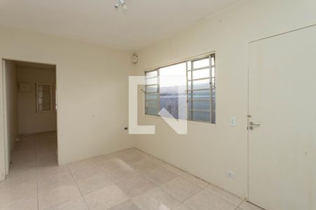 Casa para alugar com 114m², 2 quartos e 2 vagasSala