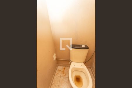 Casa para alugar com 114m², 2 quartos e 2 vagas Casa para alugar com 114m², 2 quartos e 2 vagasBanheiro da edícula