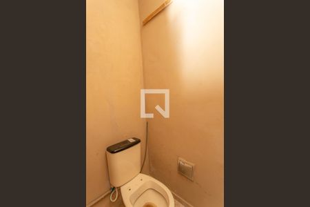Casa para alugar com 114m², 2 quartos e 2 vagas Casa para alugar com 114m², 2 quartos e 2 vagasBanheiro da edícula